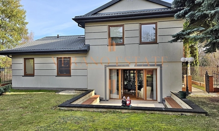 Zielona enklawa pod Warszawą — dom z ogrodem | Zdjęcie główne