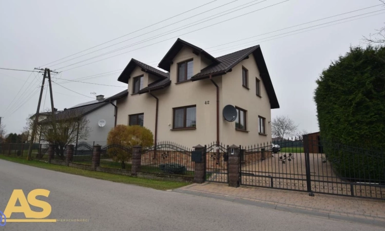 DOM po remoncie w spokojnej okolicy | Zdjęcie główne