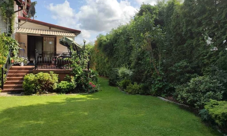 Dom przy lesie, taras, kominek, ogród. | Zdjęcie główne