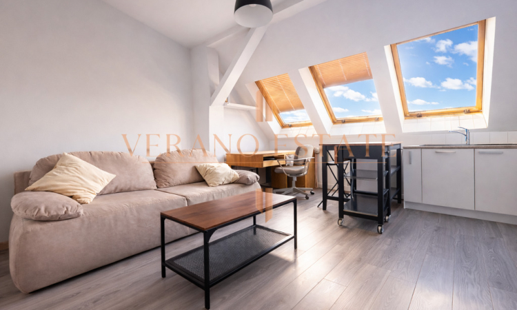 ZALANE SŁOŃCEM | ANTRESOLA | ZAMKNIĘTE OSIEDLE | Zdjęcie główne