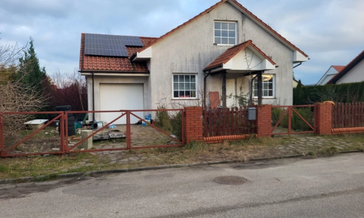 Syndyk sprzeda udział ½ w nieruchomości zabudowanej | Zdjęcie główne