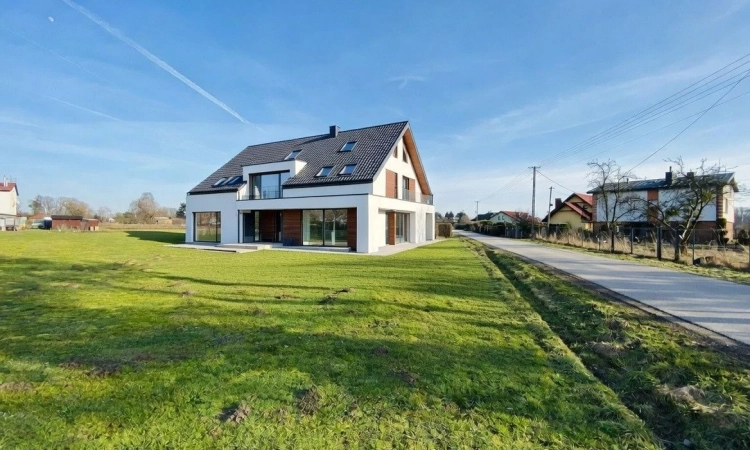 Widok na Beskidy | 1km do DK 81 | 6km Skoczów | 12 | Zdjęcie główne