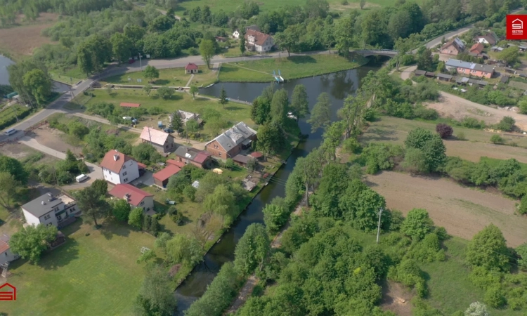 Przestronny dom nad Kanałem Elbląskim | Zdjęcie główne
