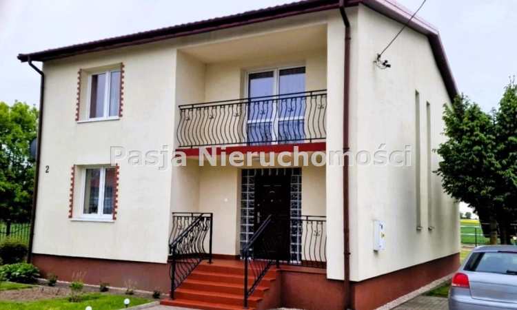 Dom w Sędku | Zdjęcie główne