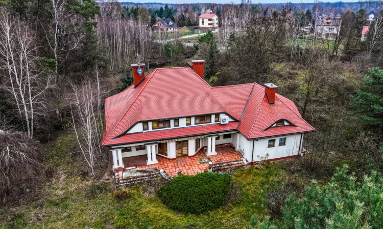 7 pok. 320.00 m2 Strzeniówka | Zdjęcie główne