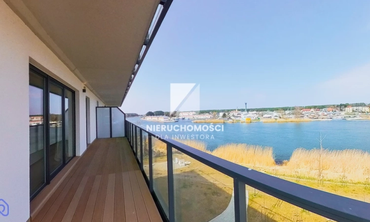 Apartament z widokiem na rzekę w Dziwnowie, balkon | Zdjęcie główne