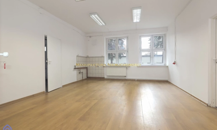 Funkcjonalny układ I Zamknięte patio I Parking | Zdjęcie główne