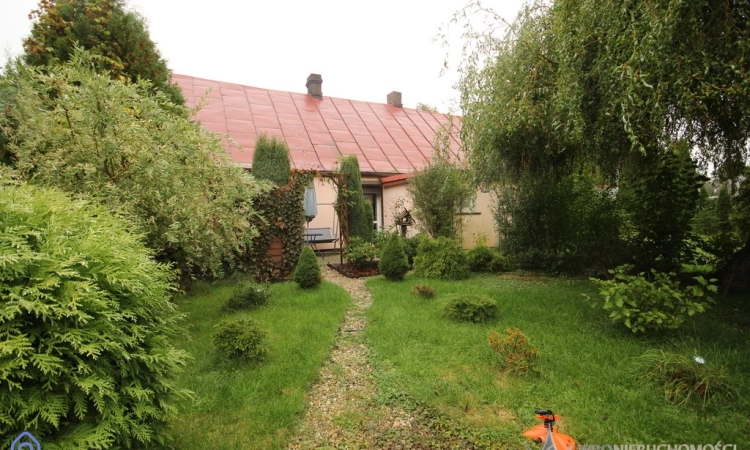 Parterowy dom wolnostojący do remontu | Zdjęcie główne