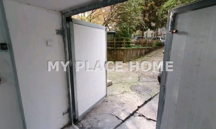 Garaż przy ulicy Galla/ Królewska | Zdjęcie główne