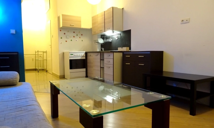 Wynajmę bezpośrednio kawalerkę przy metrze Kabaty | Zdjęcie główne