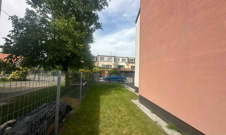 Syndyk sprzeda 1/8 udziału w nieruchomości zabudowanej | Zdjęcie główne