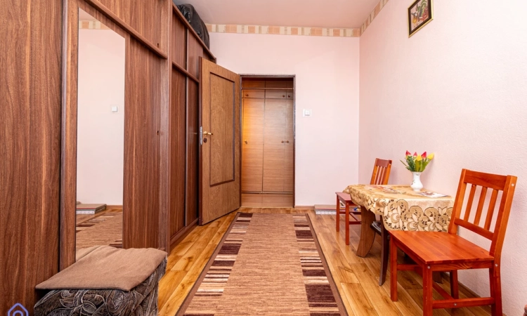 Na sprzedaż 2-pokojowe mieszkanie z balkonem | Zdjęcie główne