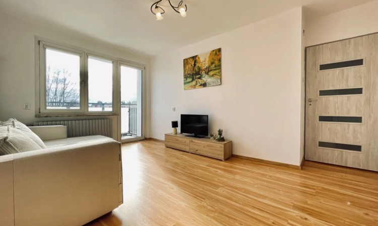 Balkon | Piwnica x2 | Parking | Po termomodernizac | Zdjęcie główne