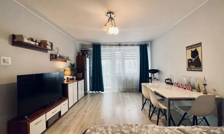 Balkon | Komórka | Parking | Metro | Monitoring | | Zdjęcie główne