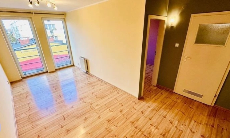 2pok, 41met, Okolice Krzywoustego PARKING/2003 (Wrocław) | Zdjęcie główne