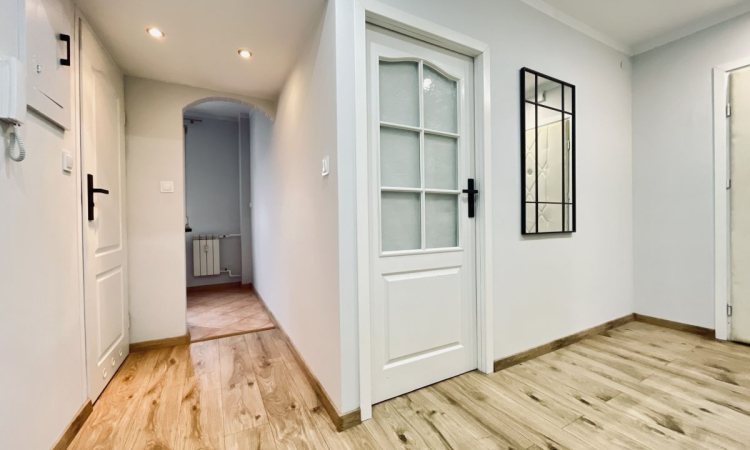 Dwustronne | Funkcjonalne | Loggia | Piwnica | | Zdjęcie główne