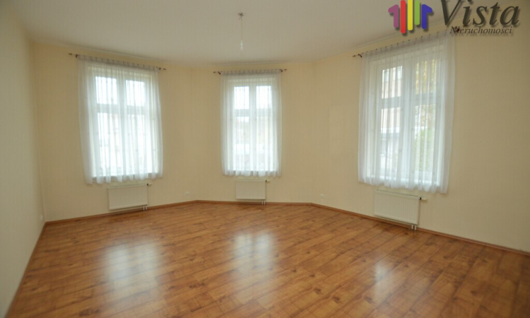 Trzypokojowe mieszkanie po remoncie | Zdjęcie główne