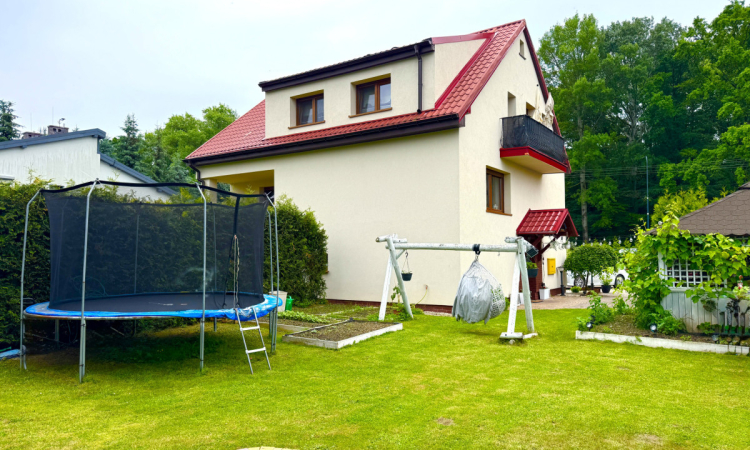 Dom z dwoma mieszkaniami, ogród, Polkowice | Zdjęcie główne