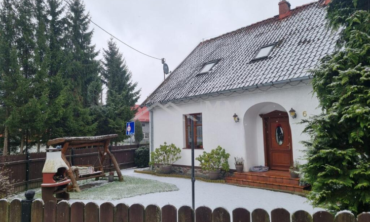 Mieszkanie (pół domu) na Warmii 100m2, garaż 40m2 | Zdjęcie główne